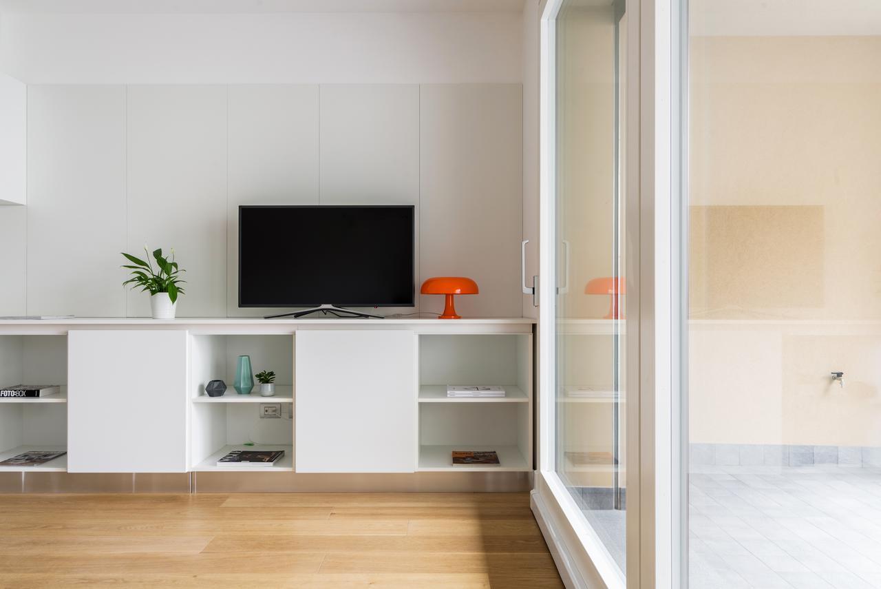 Altido Lovely 1-Bed Flat With Balcony & Free Parking ミラノ エクステリア 写真